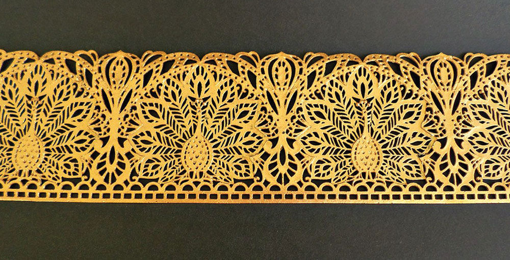 07LenasCakes-GoldTrim-CreditEleniKatsaraki.jpg